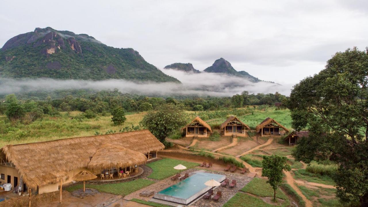 Wild Glamping Gal Oya - Thema Collection Hotel Galgamuwa  Bagian luar foto